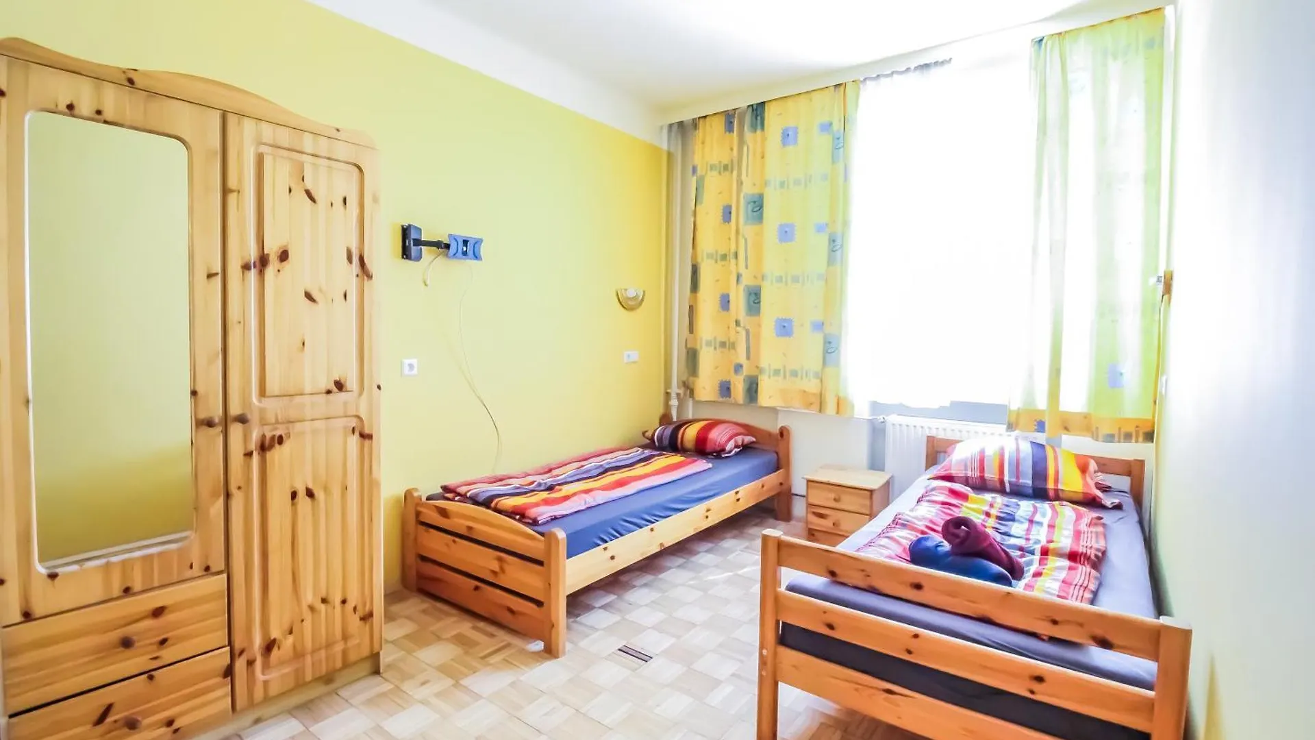 Homestay Double Room In Hutteldorfer Strasse Area Vienna