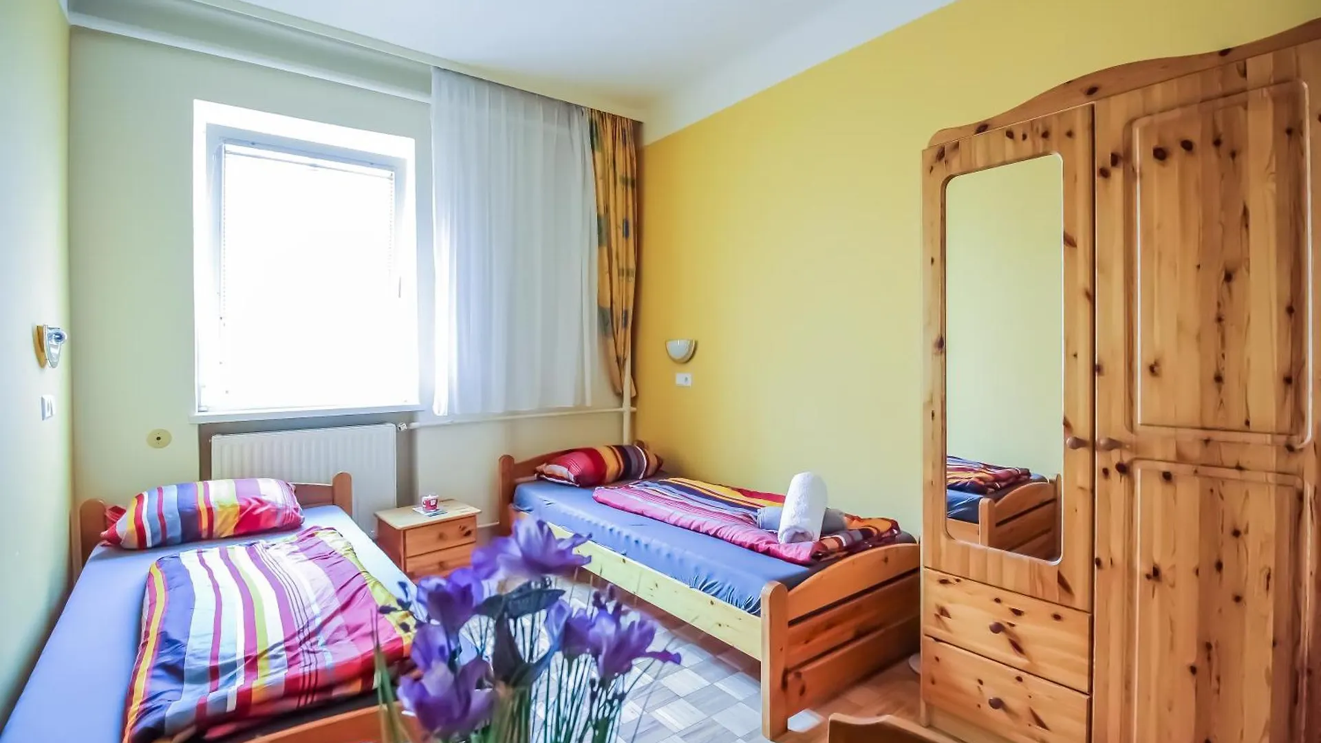Double Room In Hutteldorfer Strasse Area Vienna Austria