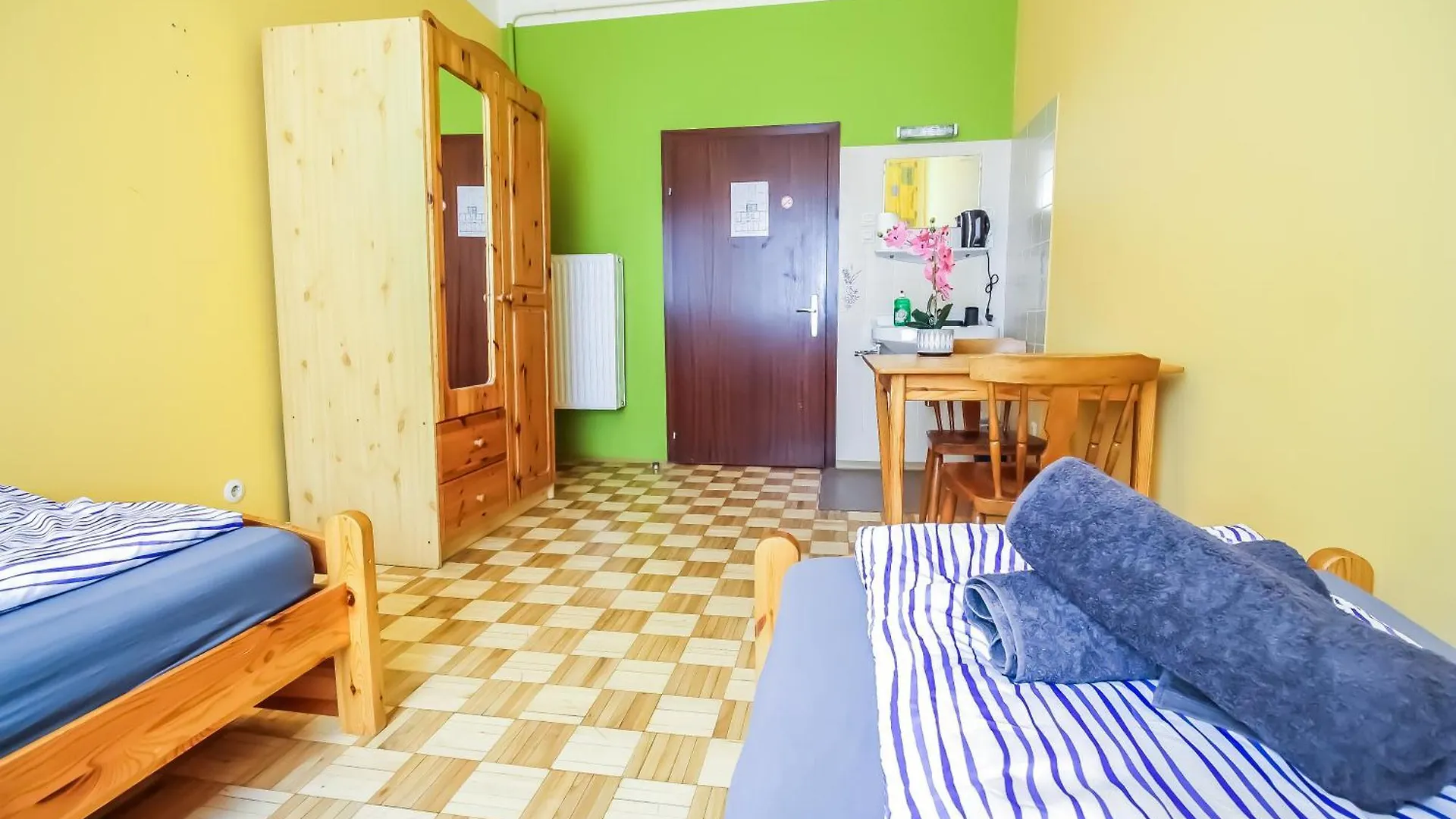 Double Room In Hutteldorfer Strasse Area Vienna