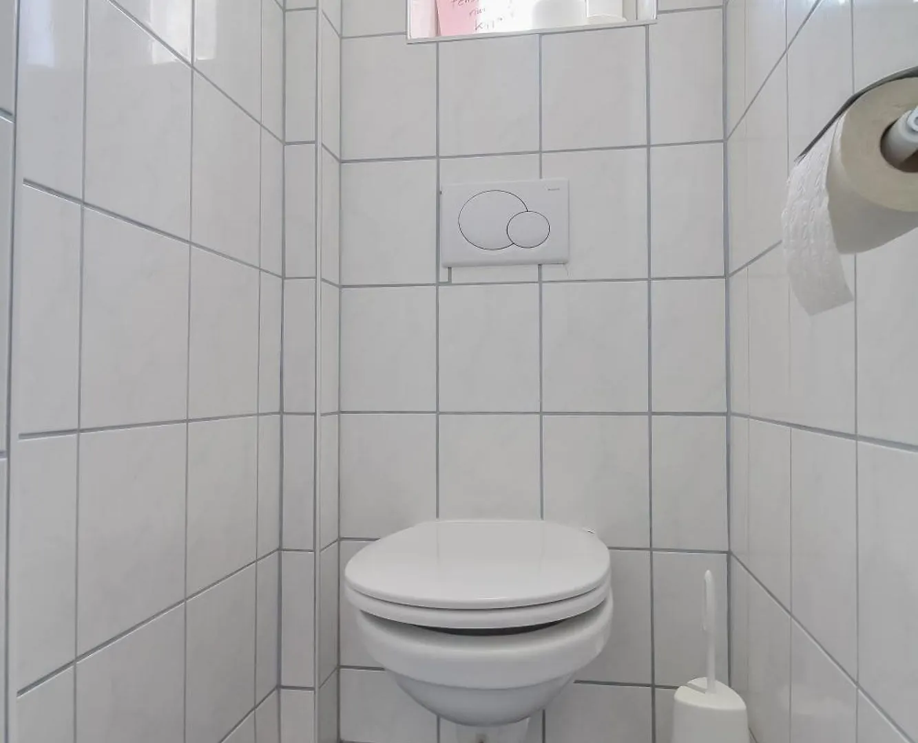 Double Room In Hutteldorfer Strasse Area Vienna Homestay