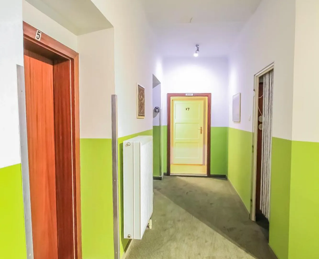Homestay Double Room In Hutteldorfer Strasse Area Vienna Austria