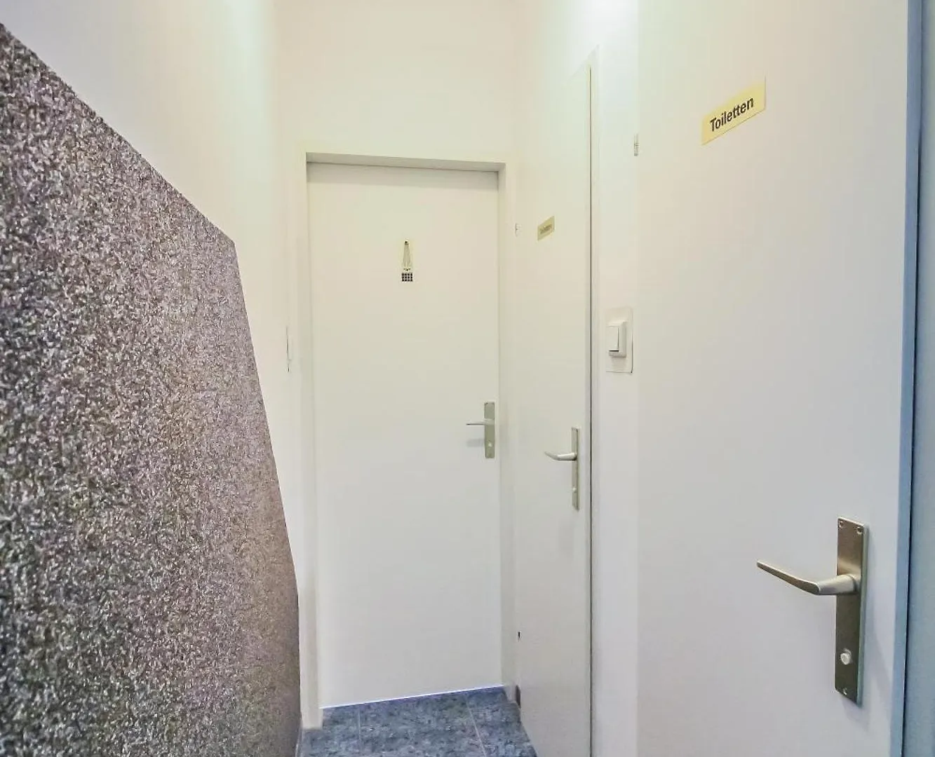 Homestay Double Room In Hutteldorfer Strasse Area Vienna