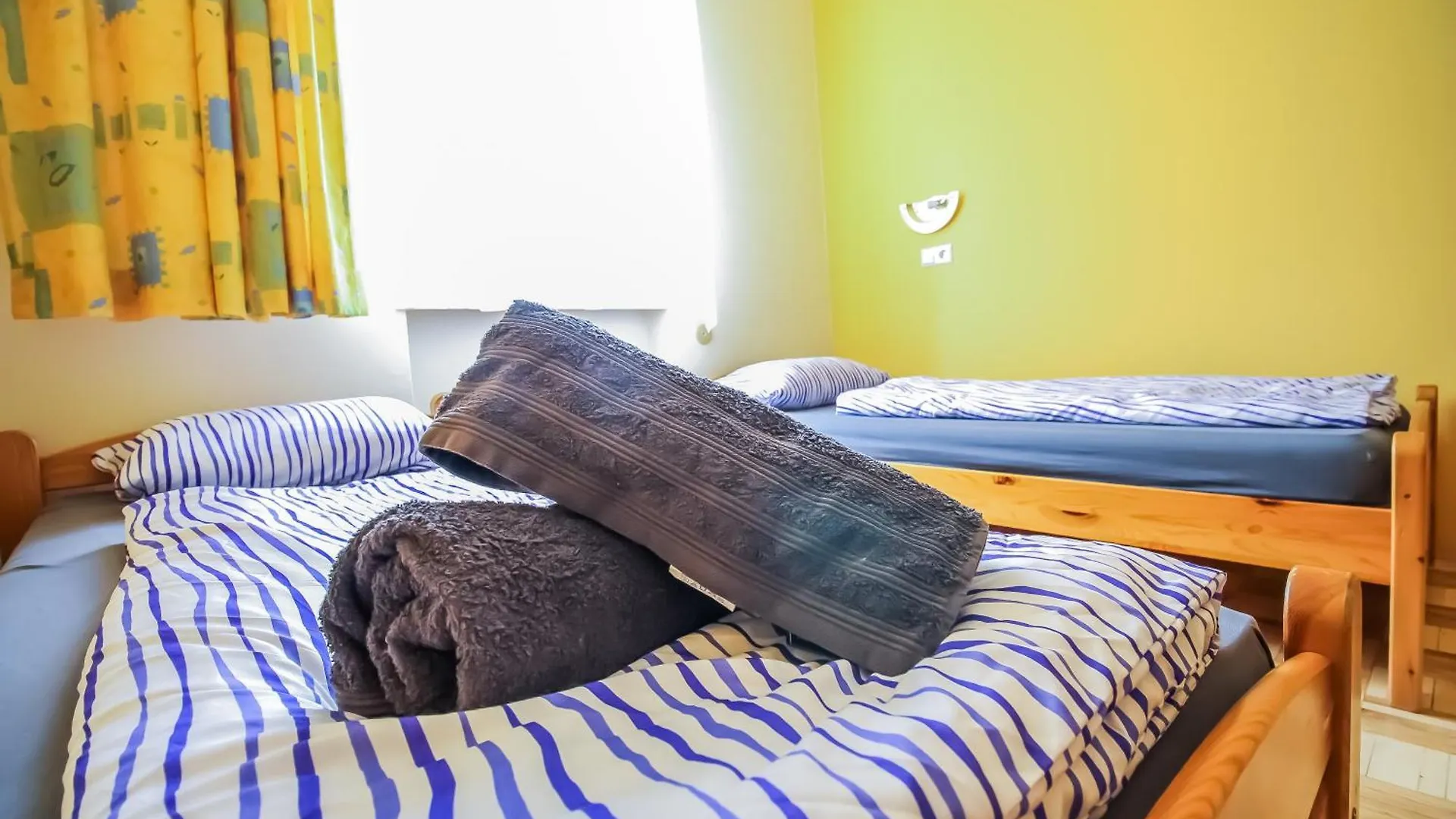 Homestay Double Room In Hutteldorfer Strasse Area Vienna