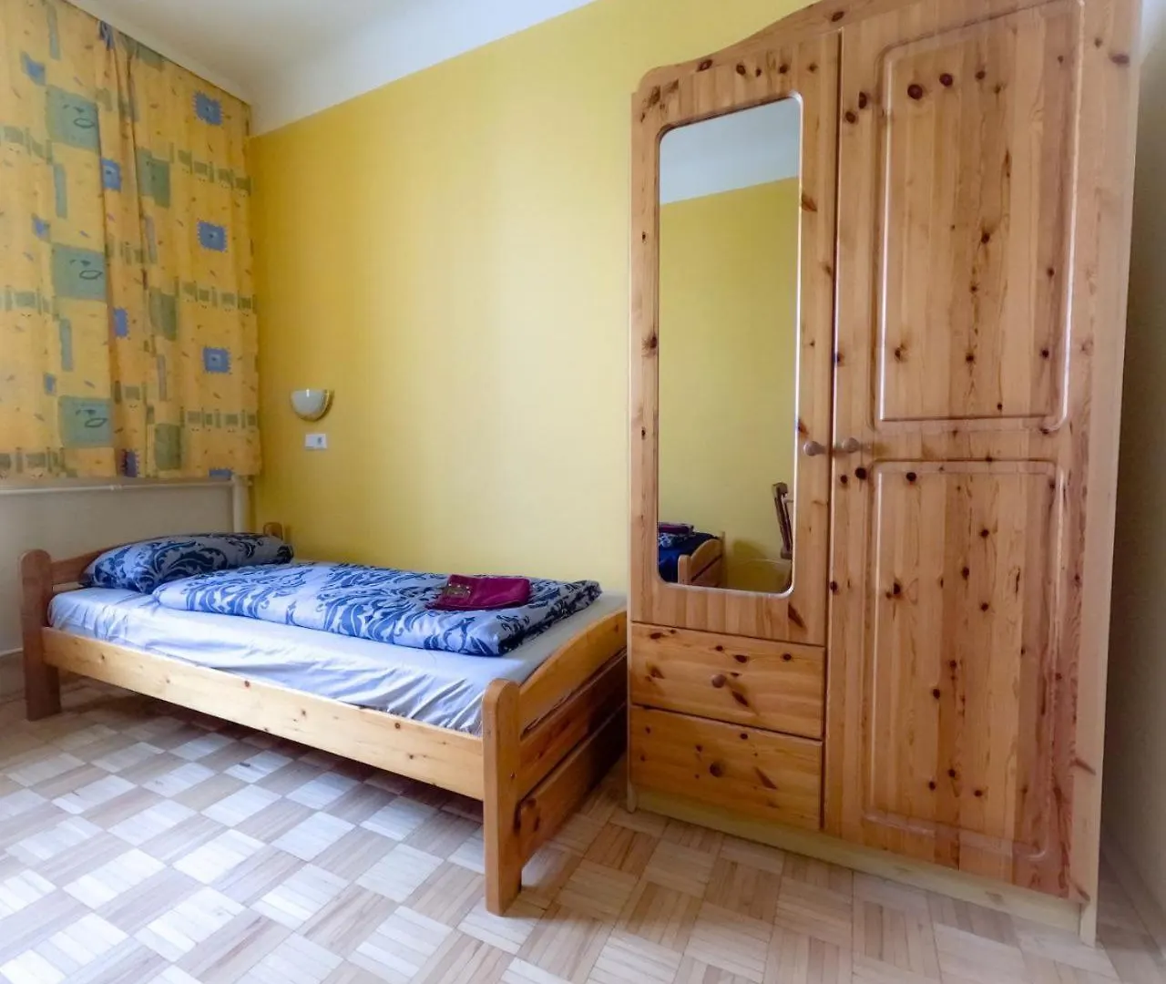 Homestay Double Room In Hutteldorfer Strasse Area Vienna